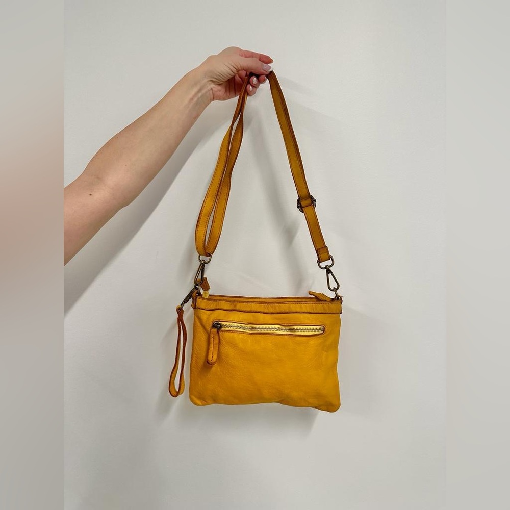 (L326-MUS) DISTRESSED ADJUSTABLE CROSSBODY/SHOULDER BAG